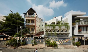 Cải tạo ngôi nhà hình tam giác ở Sài Gòn mới hoàn toàn